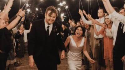 شاهد بالصور.. منعًا للإحراج والكسوف وسط الأهل.. "دخلة العروسين" بطرق مختلفة