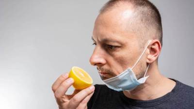 دراسة تكشف العلاقة بين فقدان حاسة الشم وانخفاض الدافع الجنسي!