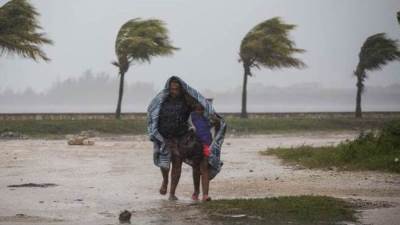 بعد انخفاض درجات الحرارة.. طبيب يقدم نصائح لمرضى الحساسية 