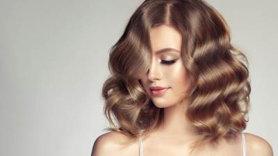 أسرع حيلة لصبغ الشعر .. جربيها!