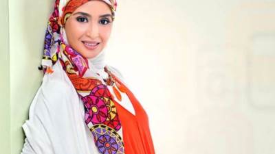 شاهد .. حنان ترك تحتفل بمرور 9 سنوات على أول لقاء يجمعها بزوجها