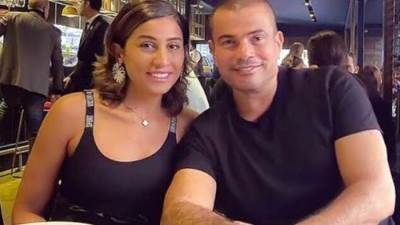 حاول نسيانها ولكنه أخطأ.. كيف عبر عمرو دياب عن حبه لـ"دينا الشربيني" في إعلانه الجديد "بدون قصد"