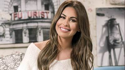 مي سليم تتألق بإطلالة ساحرة