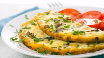 طريقة عمل عجة بالجبنة