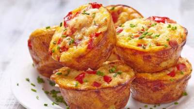 مافن البيض بالجبن لوجبة فطور صباحي غنية بالطعم الشهي