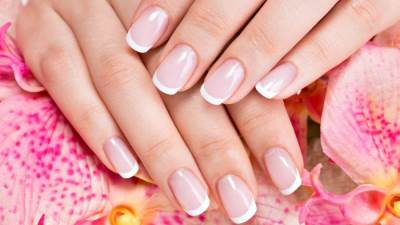 لقوتها ولمعانها .. 10 نصائح هامة للعناية بالأظافر