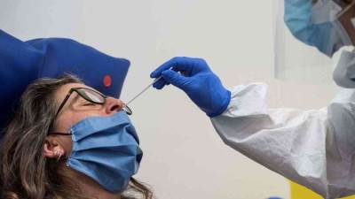 أسباب إيجابية مسحة كورونا حتي بعد تلقي اللقاح