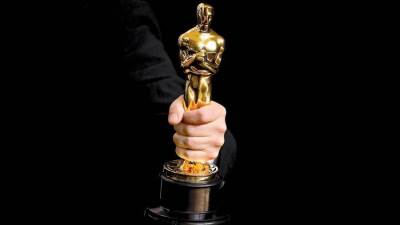 شاهد .. أفضل ممثل وممثلة فازا بجائزة الأوسكار  لعام 2021