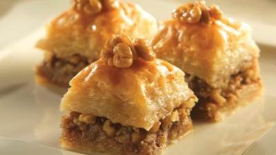 كوكيز بحشوة البقلاوة من أشهى أطباق الحلويات الطيبة