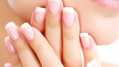 أحدث طريقة لتقوية الأظافر بشمع البارافين