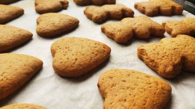 بسكويت الزنجبيل والسكر البني بنكهة صحية ولذيذة