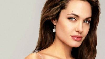 أنجلينا جولي: أوقات كثيرة في حياتي أصارع للبقاء على قيد الحياة