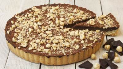 تارت بحشوة شهية من الكراميل مع الجوز الشهي واللذيذ