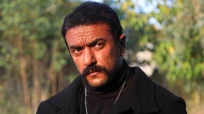 على طريقة "سيف الخديوي" .. أحمد العوضي يهنئ ابنة زوجته ياسمين عبد العزيز بتخرجها