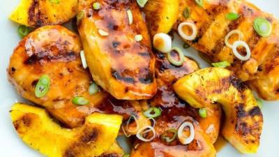 طريقة عمل دجاج مشوي بالأناناس