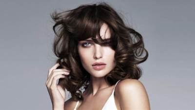 بـ 5 وصفات طبيعية تخلصى من قشرة الشعر