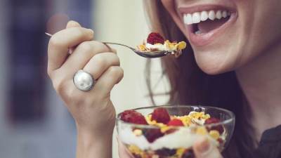 تناول وجبة سكرية خفيفة فى الصباح قد يساعد على حرق الدهون