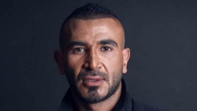 بالفيديو .. أحمد سعد يكشف سبب تغيّر شكله