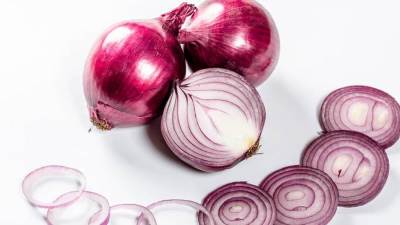 تعرف على فوائد تناول البصل