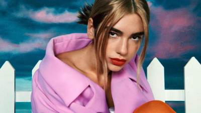 5 اطلالات وردية مميزة لعارضة الأزياء دوا ليبا .. اختاري مايناسبك