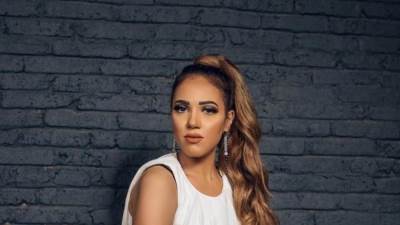 إيمي طلعت زكريا تتألق بإطلالة صيفية