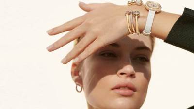 لأناقتك .. 5 قطع مجوهرات ضرورية بعد سن الثلاثين