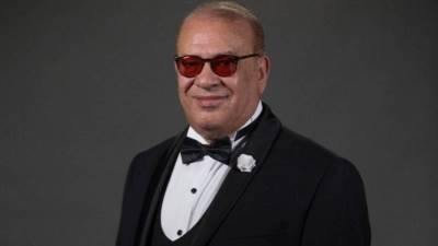 بعد الدعوات .. صلاح عبد الله يغادر المستشفى