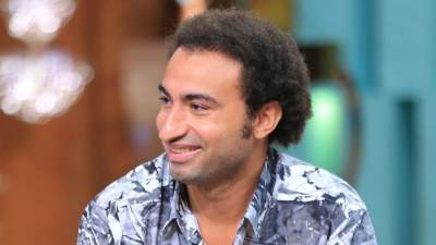  تزامناَ مع وفاة دلال عبد العزيز .. علي ربيع يحتفل بزفافه فى سرية 