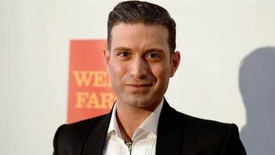 ما لا تعرفه عن حفيد عمر الشريف .. أمه يهودية وناشط مثلى