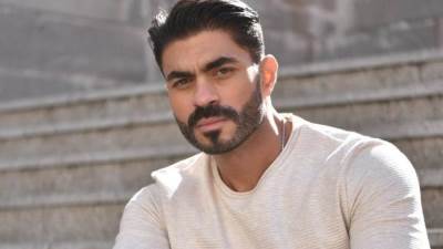 برفقة نسرين طافش .. خالد سليم ينشر كواليس من فيلمه الجديد "في القلب"