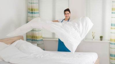 ماذا يحدث إذا تأخرتِ في تغيير أغطية السرير والوسائد؟