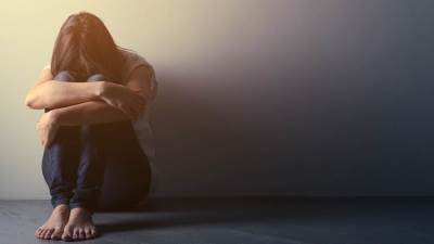 10 علامات تدل على التفكير في الانتحار.. تعرف عليها