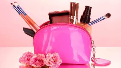 كولكشن من حقائب المكياج اصطحبيها معك في كل رحلة