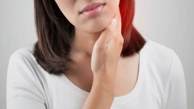 هل النساء أكثر عرضة للإصابة بمشاكل الغدة الدرقية؟