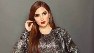 نسرين طافش تتألق في بفستان قصير