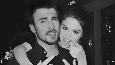 تعرفي على حقيقة ارتباط سيلينا جوميز وكريس إيفانز ببعض