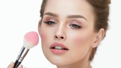 مجموعة أحمر الخدود هي الأفضل للبشرة الشقراء