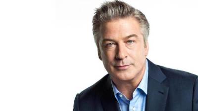 بالفيديو .. الممثل أليك بالدوين يقتل مديرة التصوير ويصيب المخرج بالرصاص