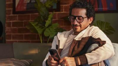 أحمد حلمى يعلّق على تألق صلاح فى مباراة أمس ضد مانشستر يونايتد