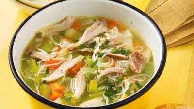 طريقة عمل شوربة الدجاج