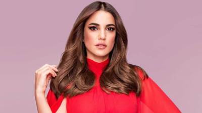 درة تخطف قلوب متابعيها بإطلالة ساحرة