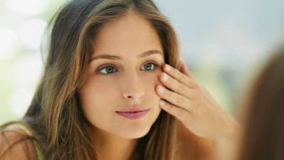 وصفات طبيعية لتفتيح منطقة حول الأنف .. جربيها