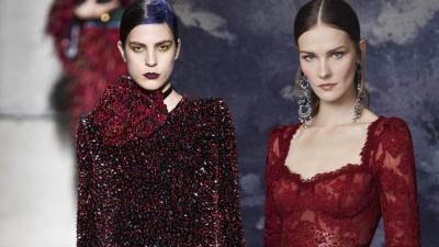 على طريقة المشاهير .. فساتين حمراء مناسبة لحفلات وسهرات رأس السنة