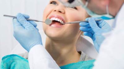 أعراض تآكل مينا الأسنان وطرق الوقاية منها