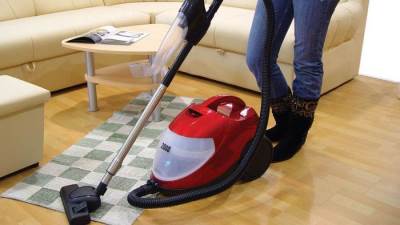 هذه الأخطاء تقصر عمر المكنسة الكهربائية فتجنبيها