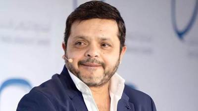 محمد هنيدي: "ابنى ورث منى الوسامة والشجاعة ونسي يورث الطول"