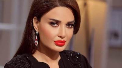 سيرين عبد النور تستعرض أنوثتها بفستان أسود قصير