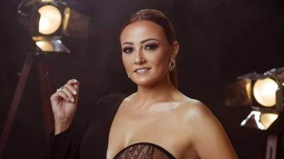 بالجلد الأسود .. بشرى تتألق في أحدث إطلالاتها 