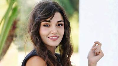 هاندا أرتشيل تحتفل بعيد ميلاد شقيقتها 