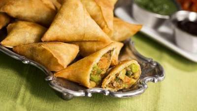 طريقة عمل سمبوسة اللحم بالبازلاء